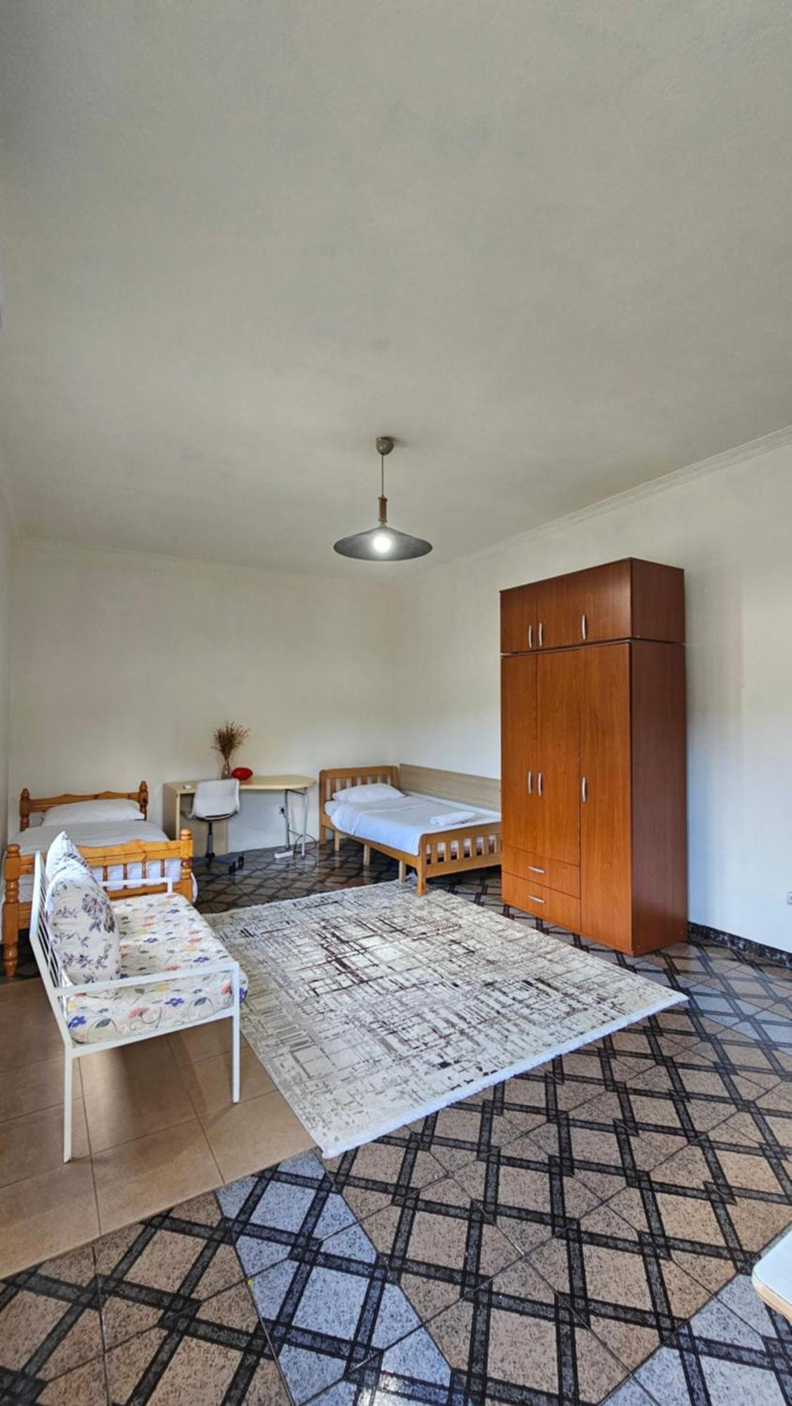 Angie'S Shared Villa Tam Tirana Bagian luar foto