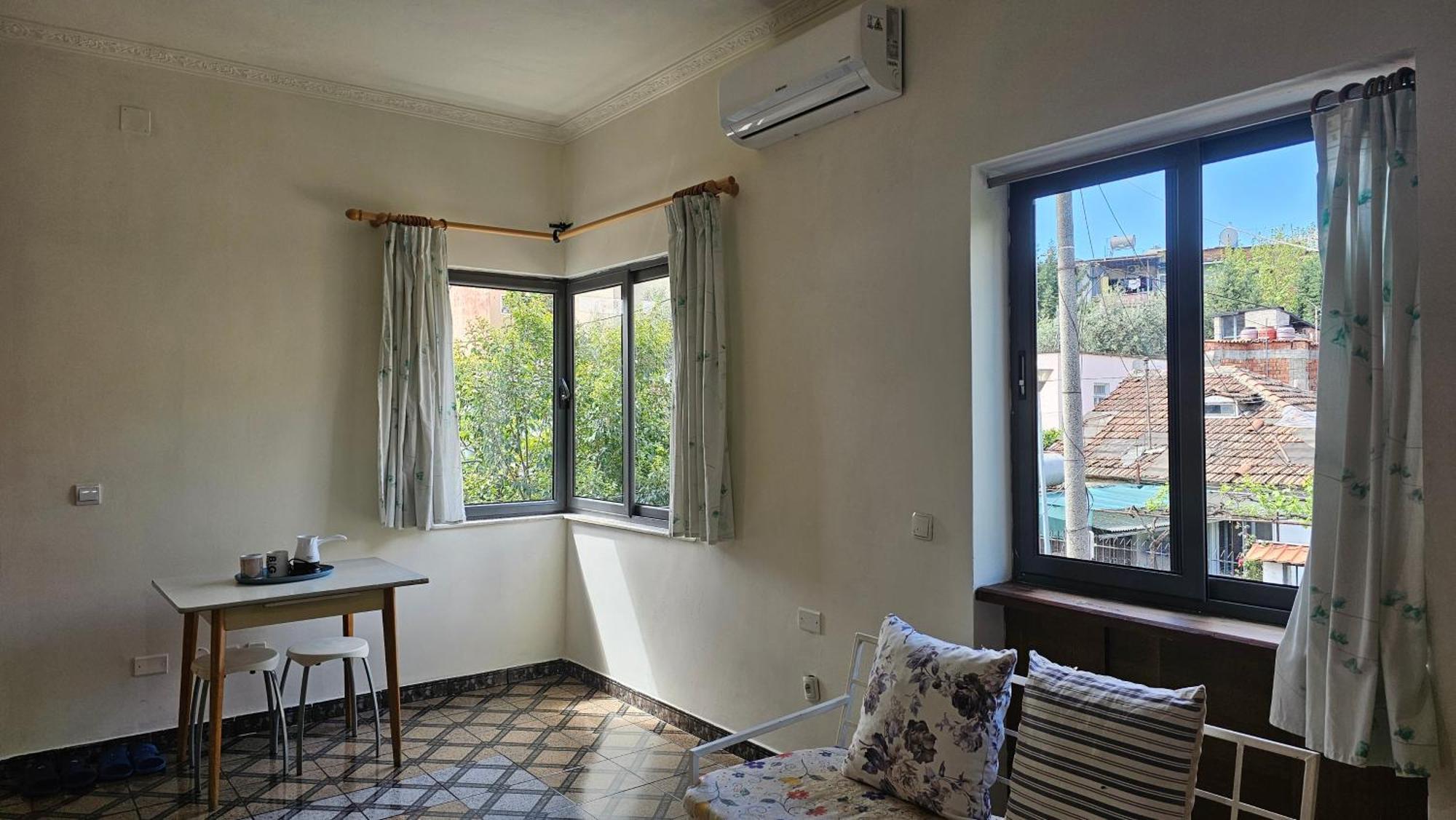 Angie'S Shared Villa Tam Tirana Bagian luar foto