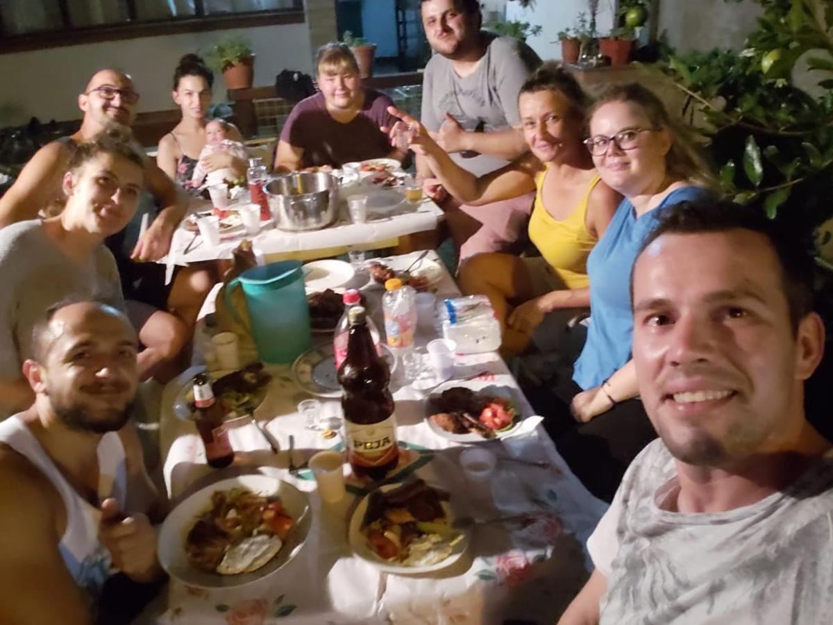 Angie'S Shared Villa Tam Tirana Bagian luar foto